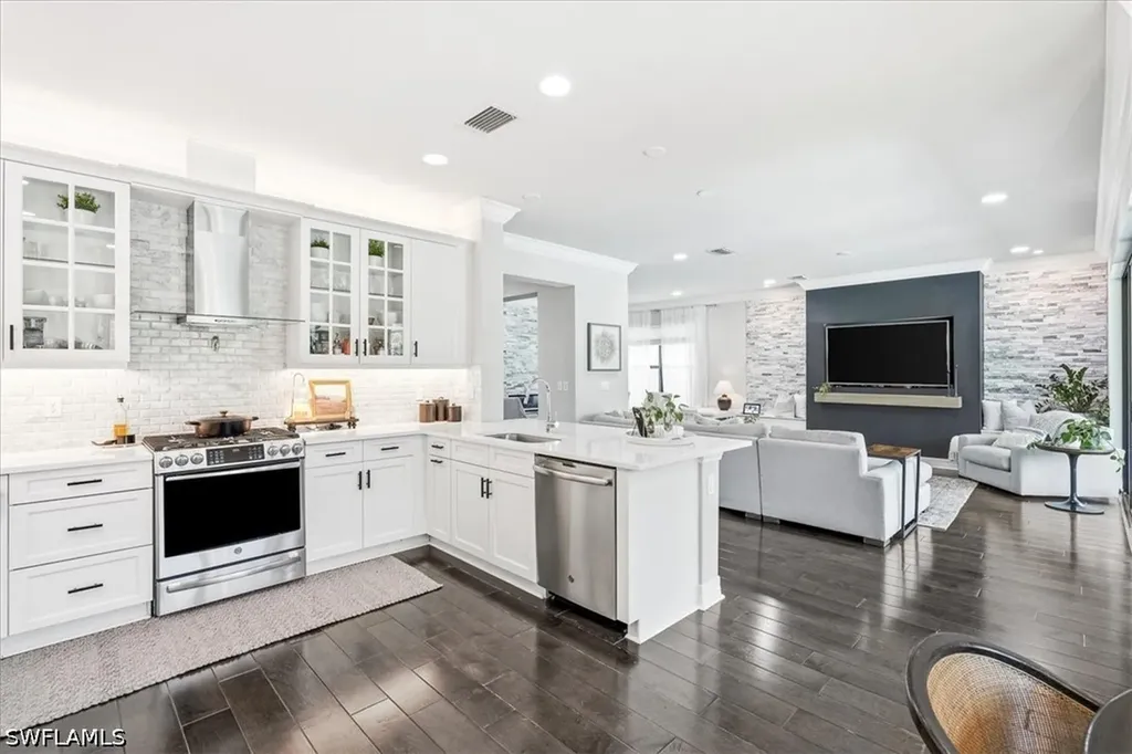 4432 Aurora Street Naples FL 34119