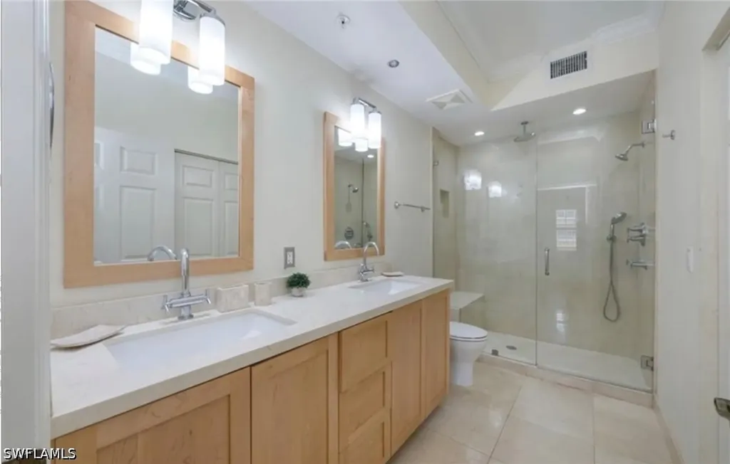 410 Bayfront Place Naples FL 34102