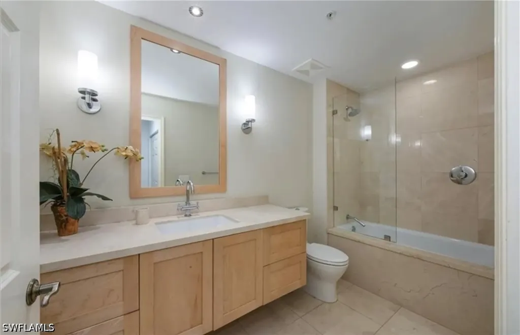410 Bayfront Place Naples FL 34102