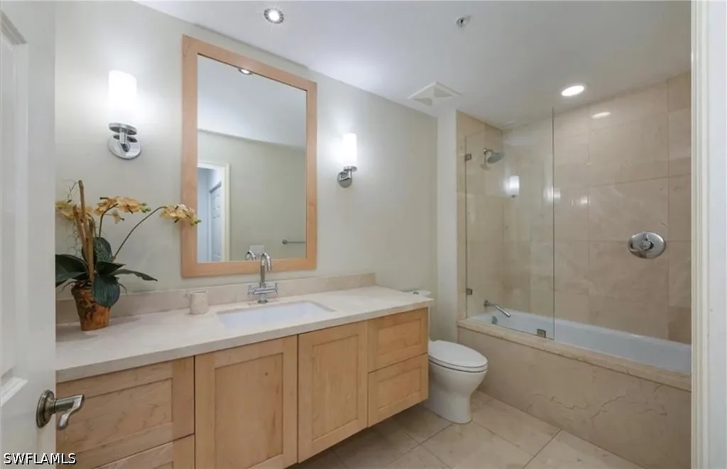 410 Bayfront Place Naples FL 34102