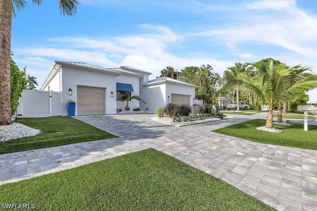 1187 22nd Avenue N Naples FL 34103