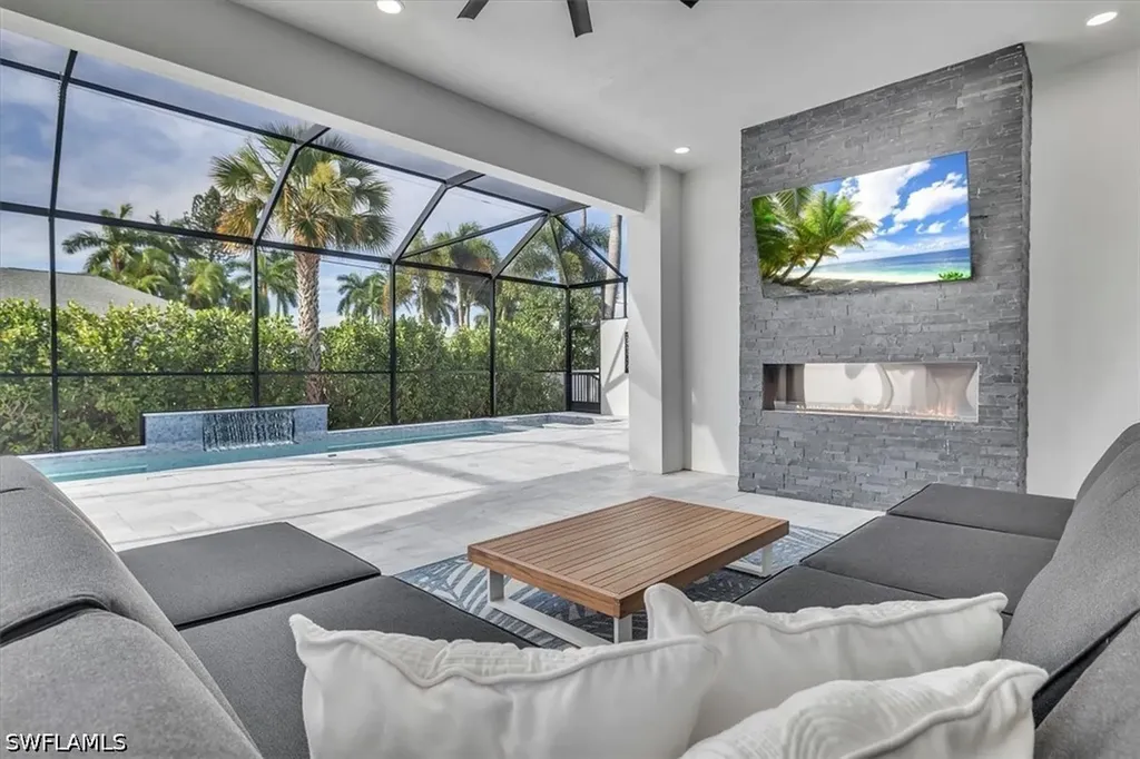 1187 22nd Avenue N Naples FL 34103