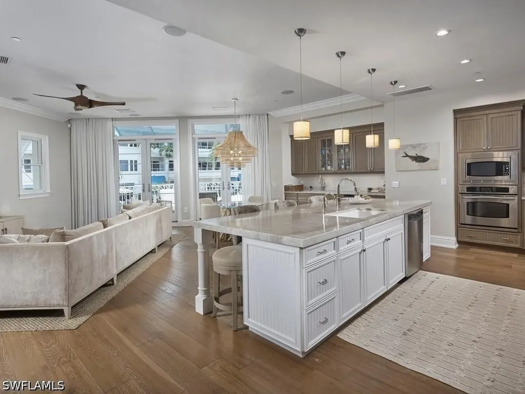 1001 10th Avenue S Naples FL 34102