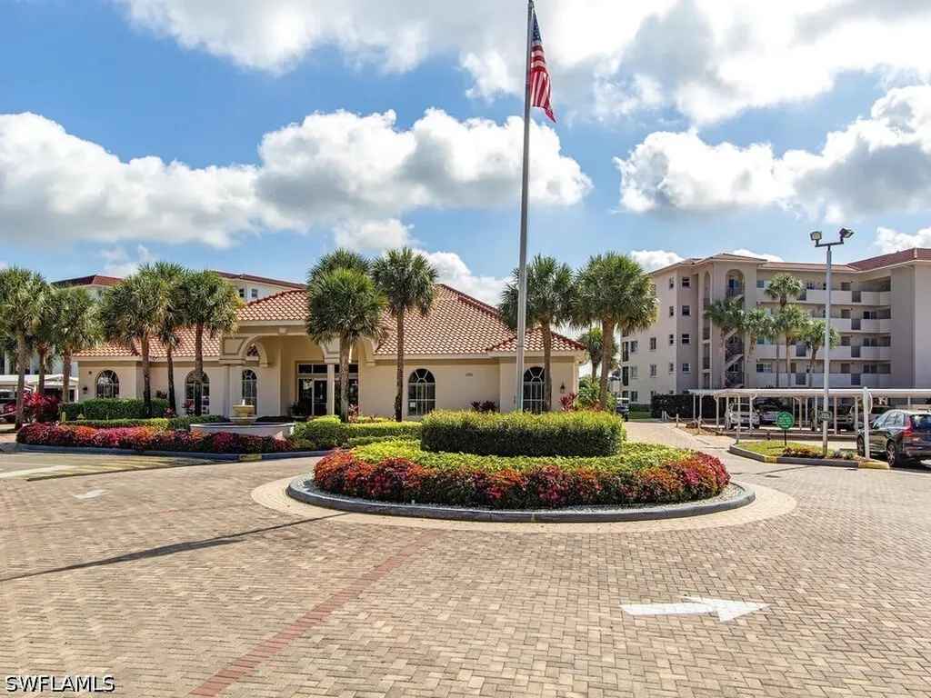 29 High Point Circle E Naples FL 34103