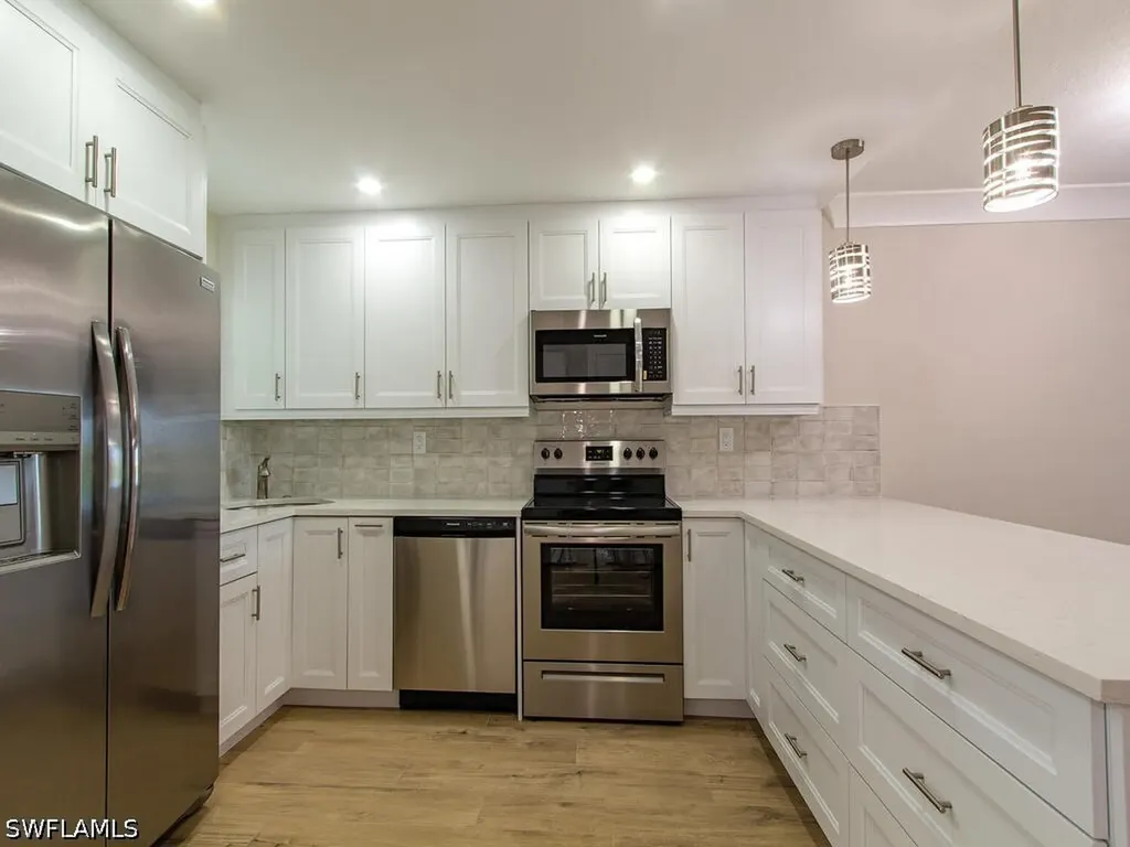 29 High Point Circle E Naples FL 34103