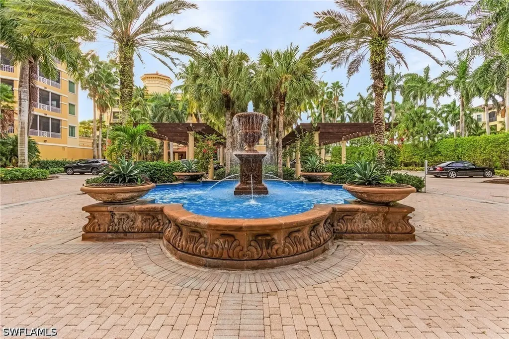 2728 Tiburon Boulevard E Naples FL 34109
