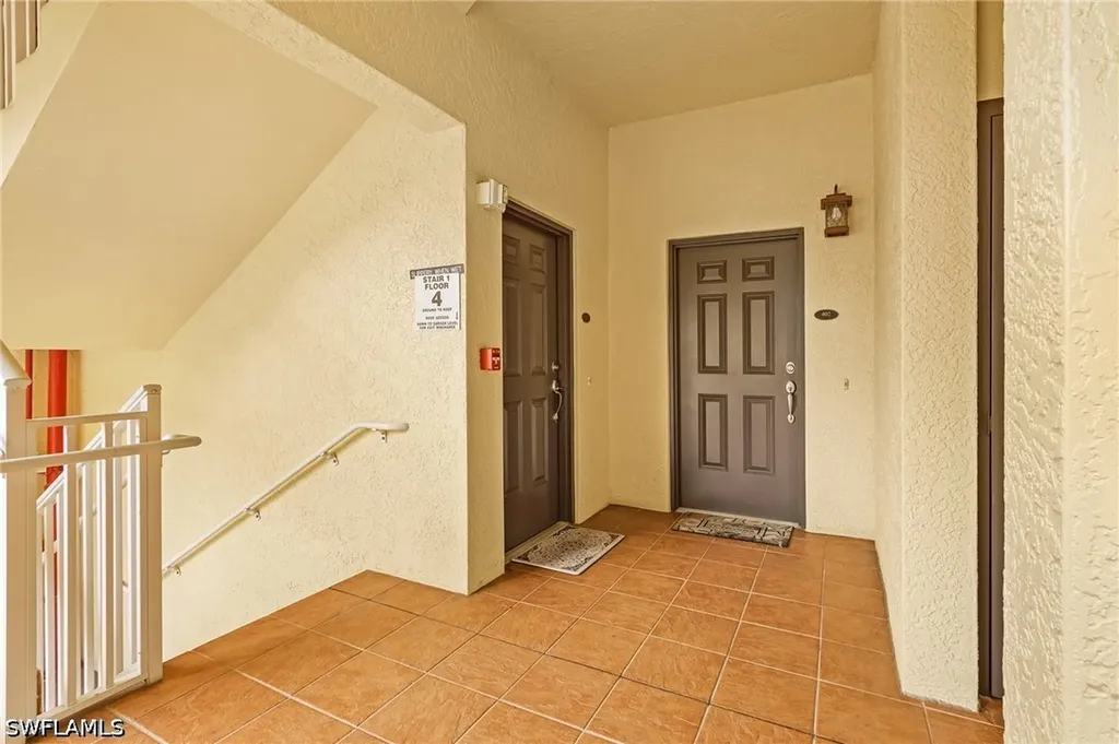 2728 Tiburon Boulevard E Naples FL 34109