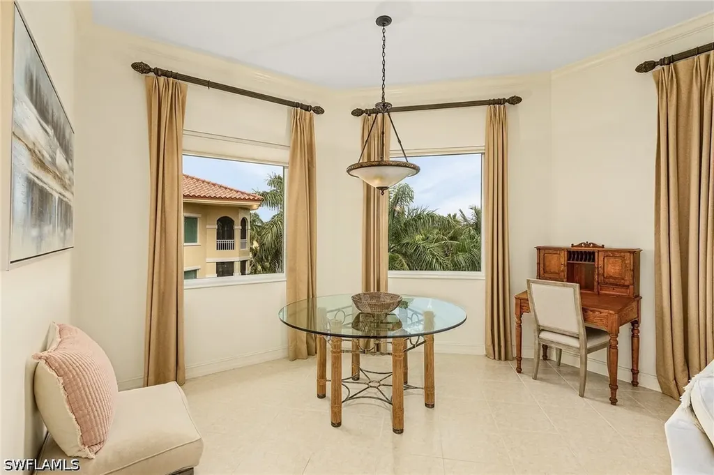 2728 Tiburon Boulevard E Naples FL 34109