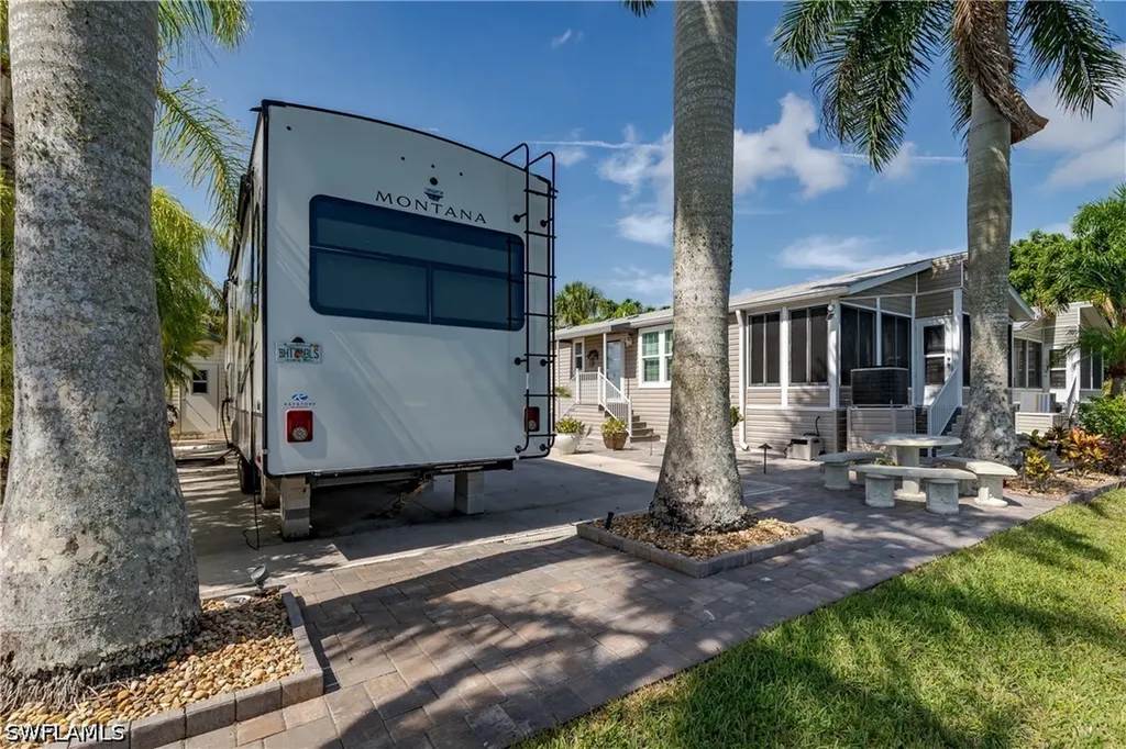 1146 Silver Lakes Boulevard Naples FL 34114