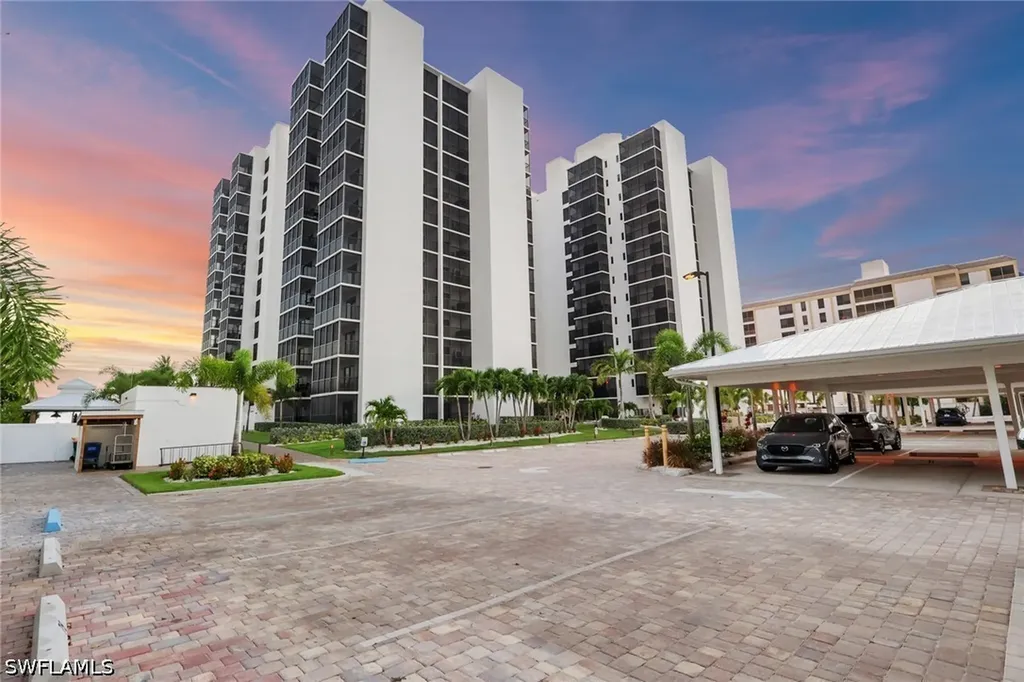 Fort Myers Beach FL, 6612 Estero Boulevard, Unit 301