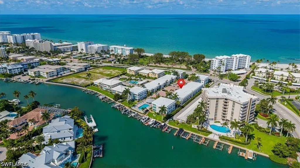 Naples FL, 2100 Gulf Shore Boulevard N, Unit 111