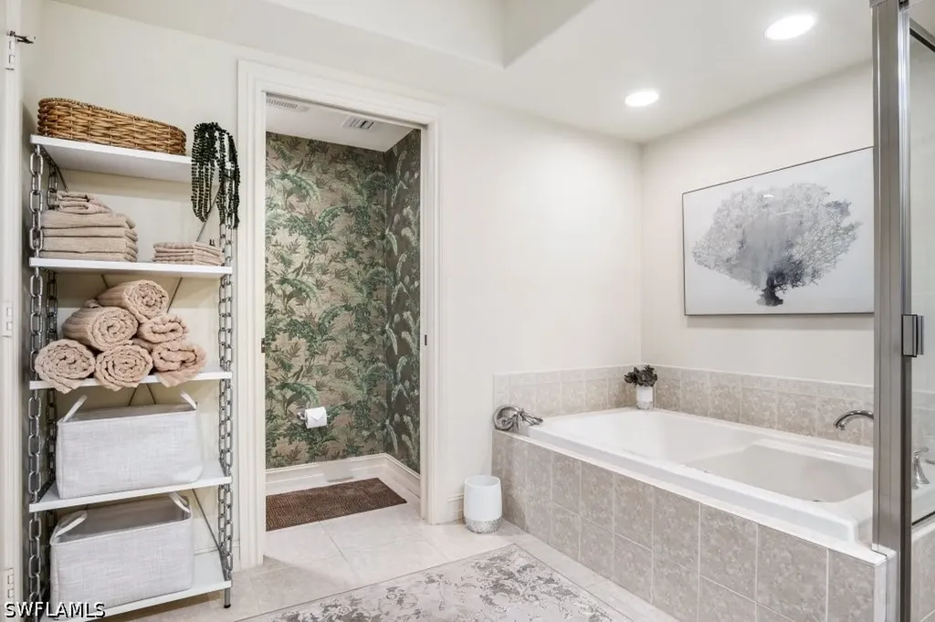 2728 Tiburon Boulevard E Naples FL 34109