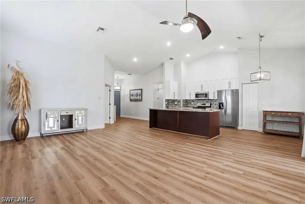 670 Lambton Lane Naples FL 34104
