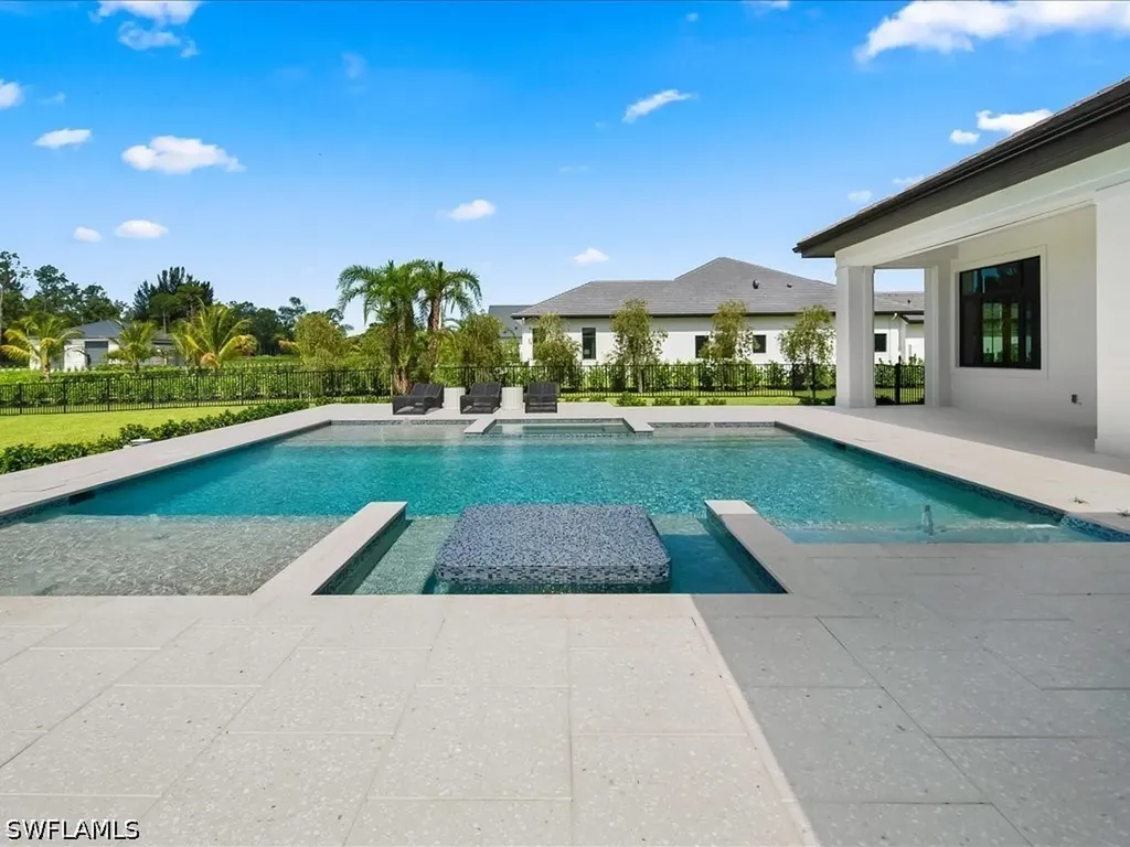 6446 Daniels Road Naples FL 34109