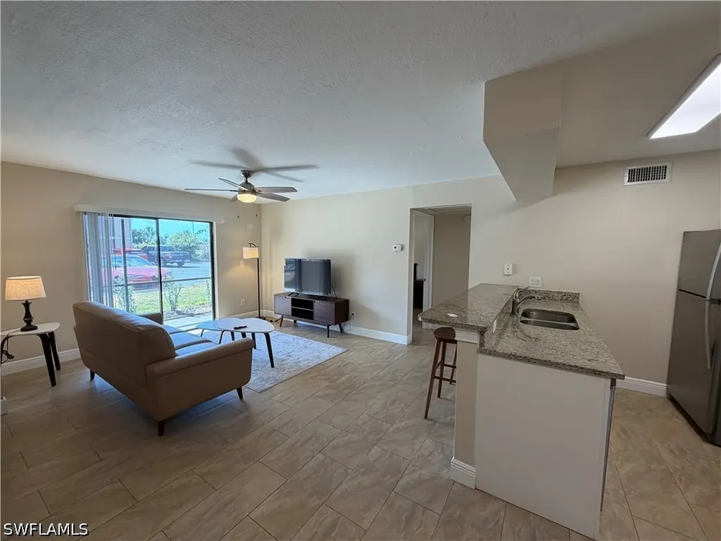 5327 Summerlin Road Fort Myers FL 33919