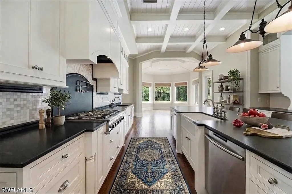 2263 Coach House Lane Naples FL 34105
