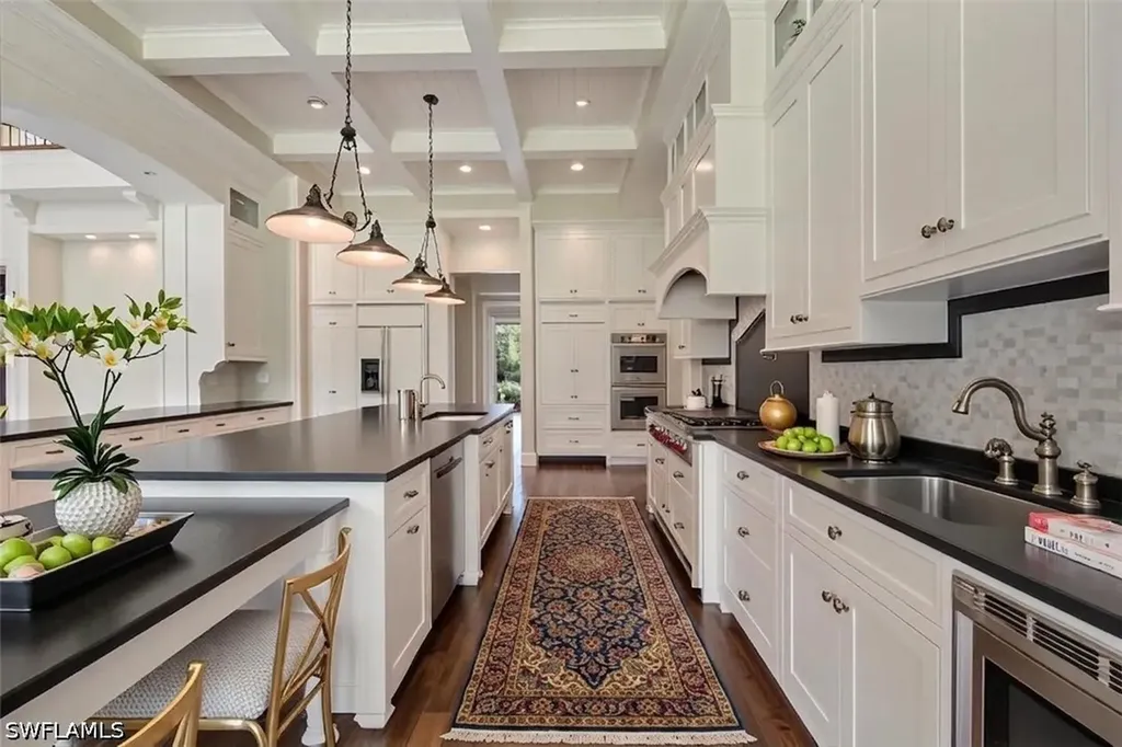 2263 Coach House Lane Naples FL 34105