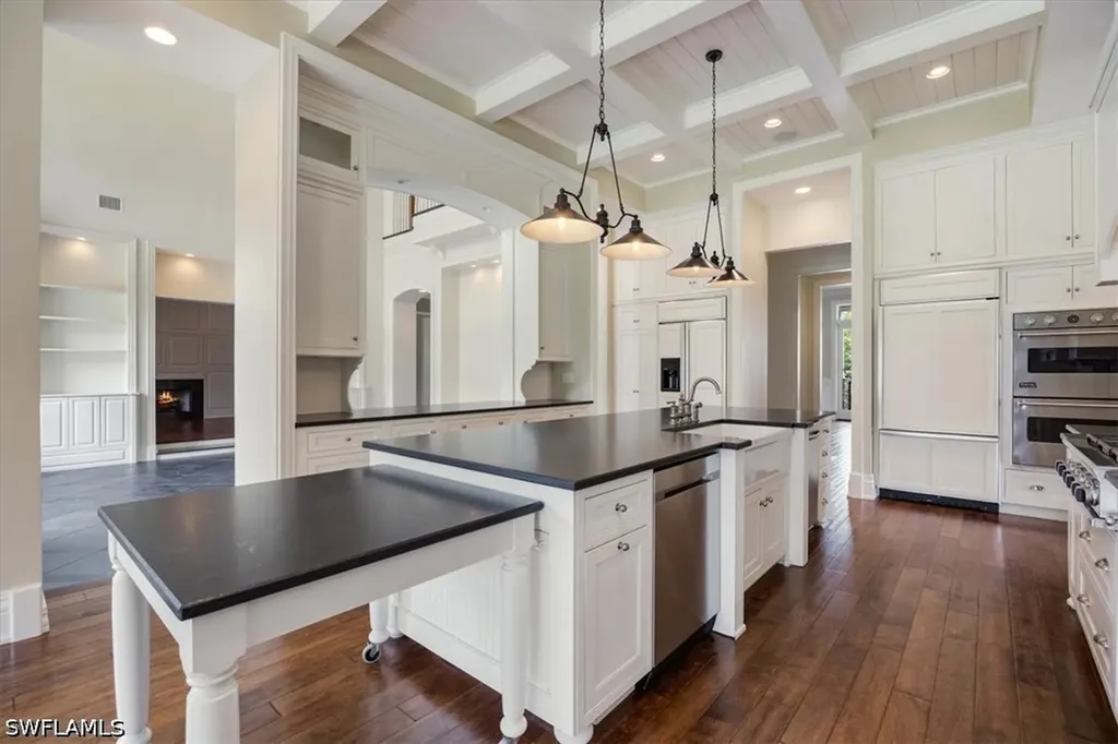 2263 Coach House Lane Naples FL 34105