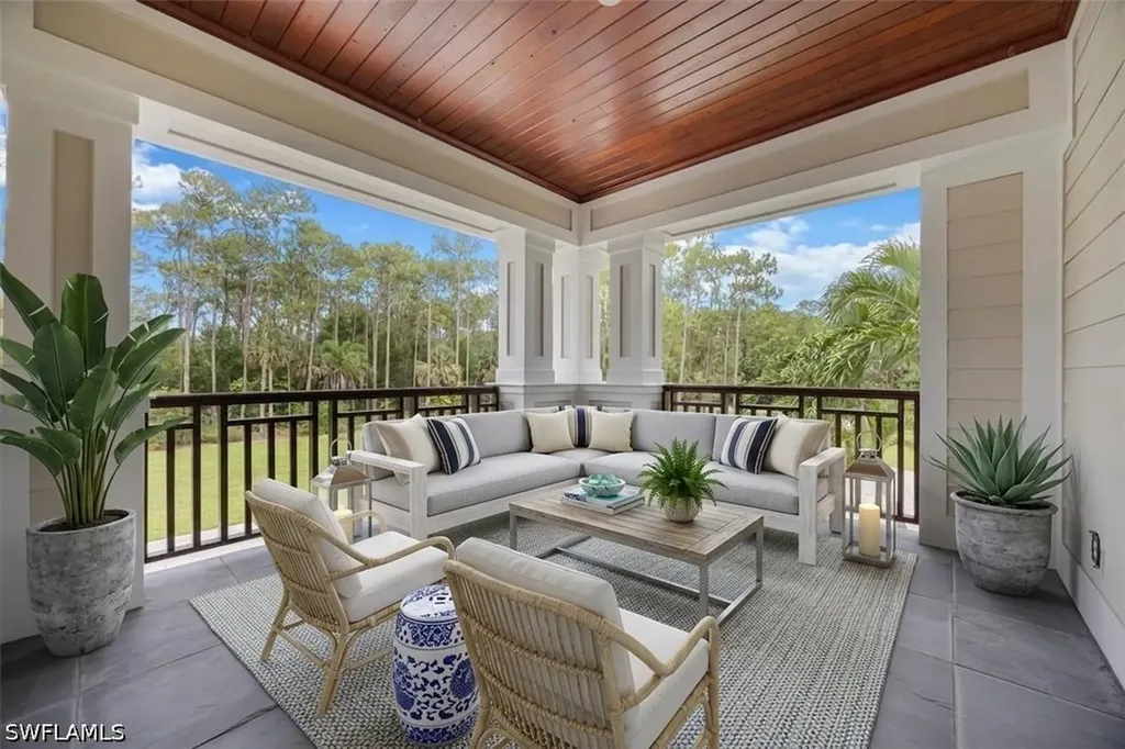 2263 Coach House Lane Naples FL 34105