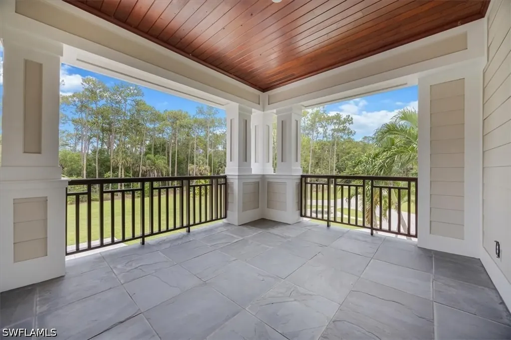 2263 Coach House Lane Naples FL 34105