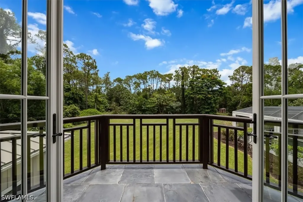 2263 Coach House Lane Naples FL 34105