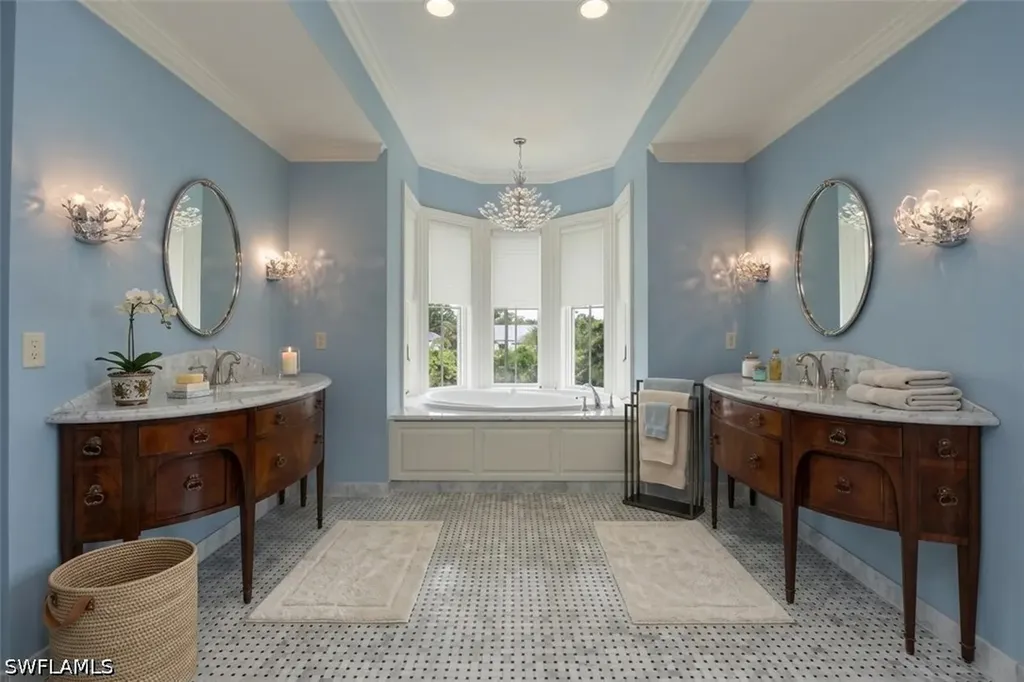 2263 Coach House Lane Naples FL 34105