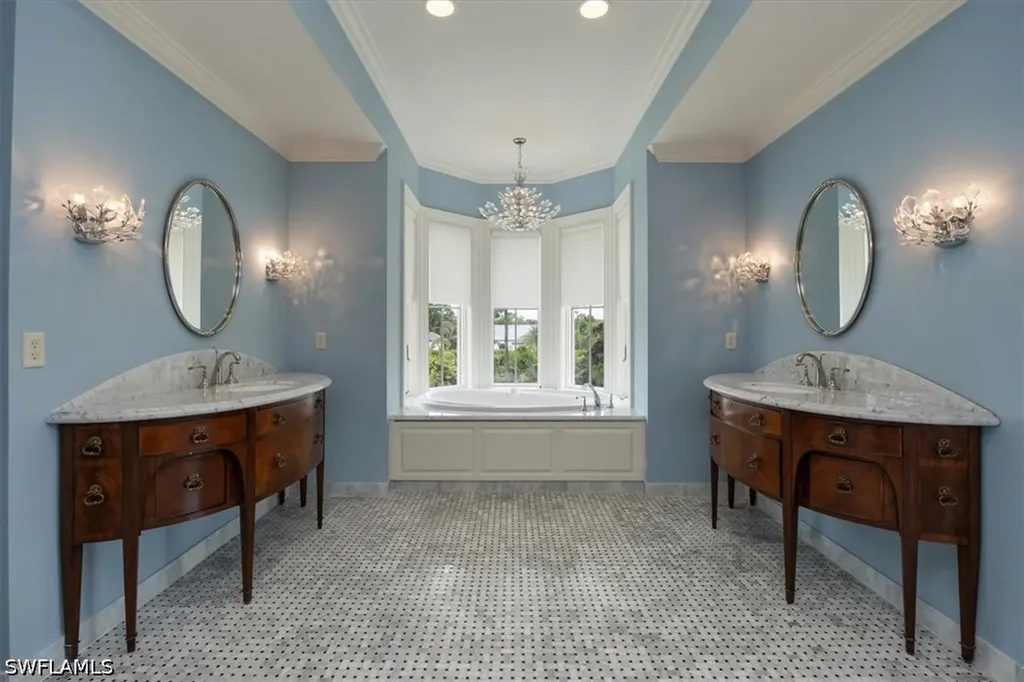 2263 Coach House Lane Naples FL 34105