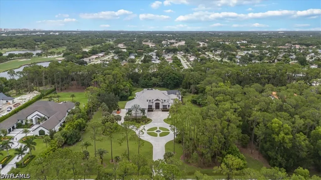 2263 Coach House Lane Naples FL 34105