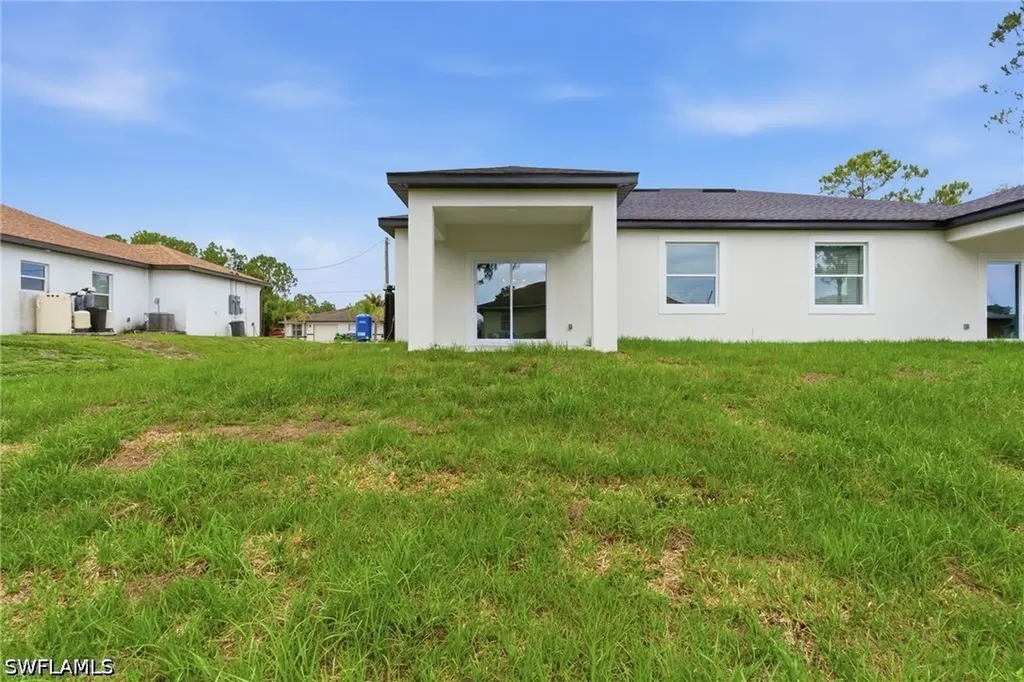 4452-4454 25th Street SW Lehigh Acres FL 33973