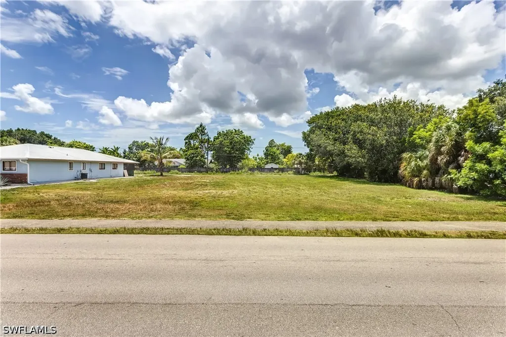 2171 Sunshine Boulevard Naples FL 34116