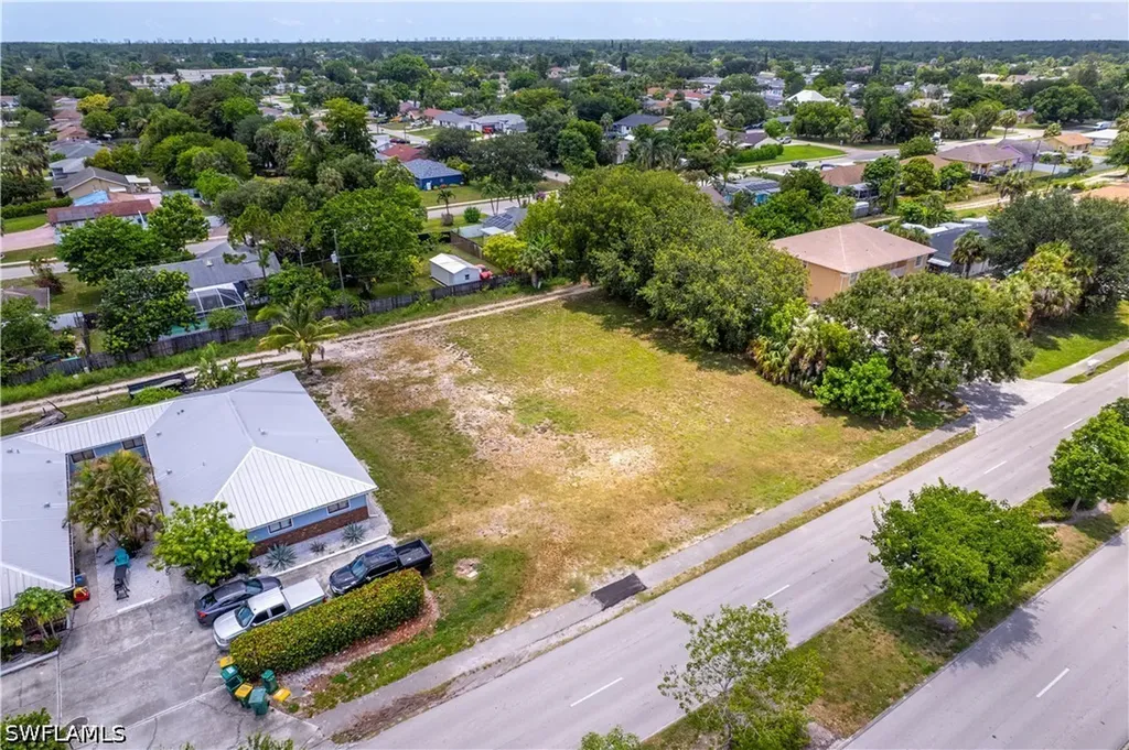 2171 Sunshine Boulevard Naples FL 34116