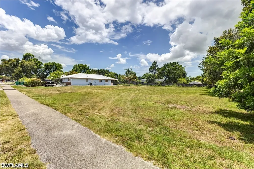 2171 Sunshine Boulevard Naples FL 34116