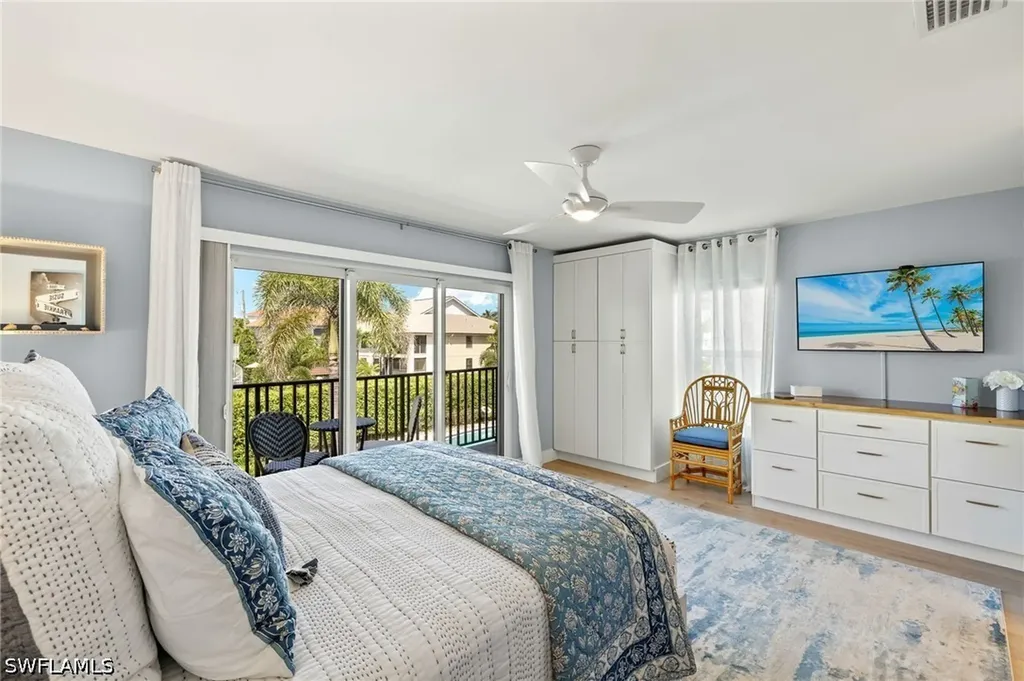 1060 6th Street S Naples FL 34102