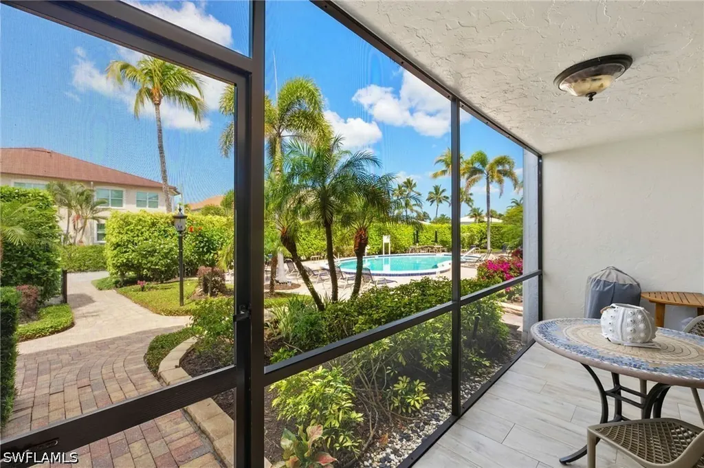 1060 6th Street S Naples FL 34102