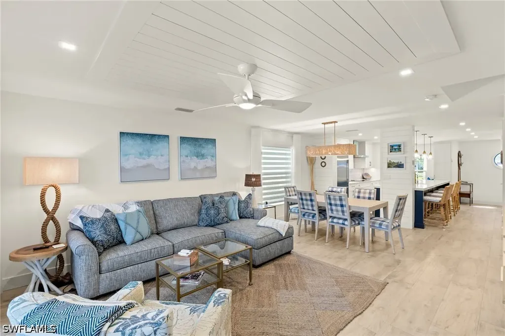1060 6th Street S Naples FL 34102