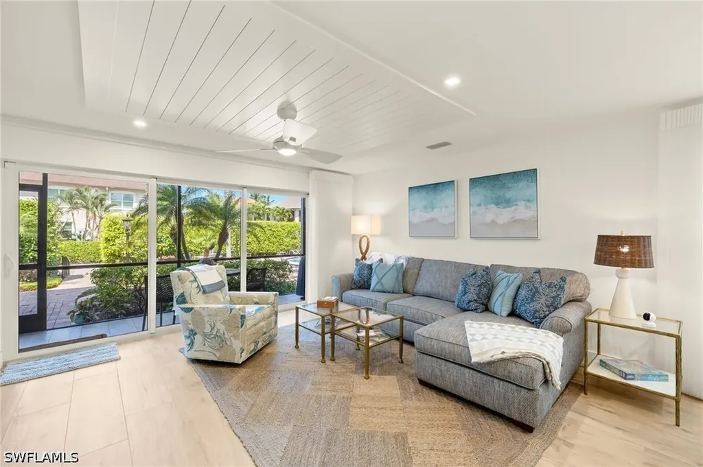 1060 6th Street S Naples FL 34102