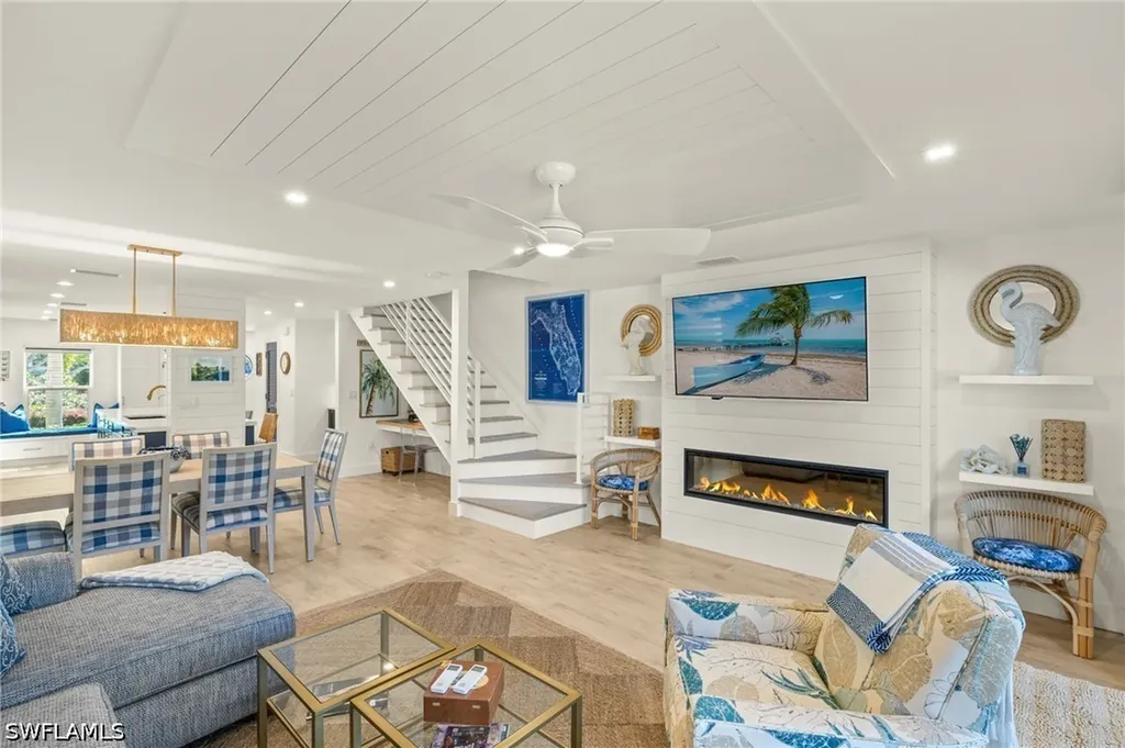 1060 6th Street S Naples FL 34102