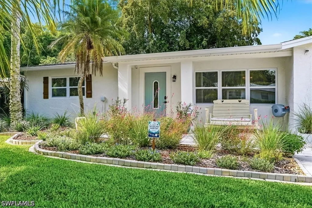 3880 Estey Avenue Naples FL 34104