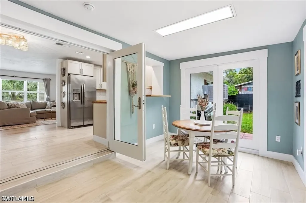 3880 Estey Avenue Naples FL 34104