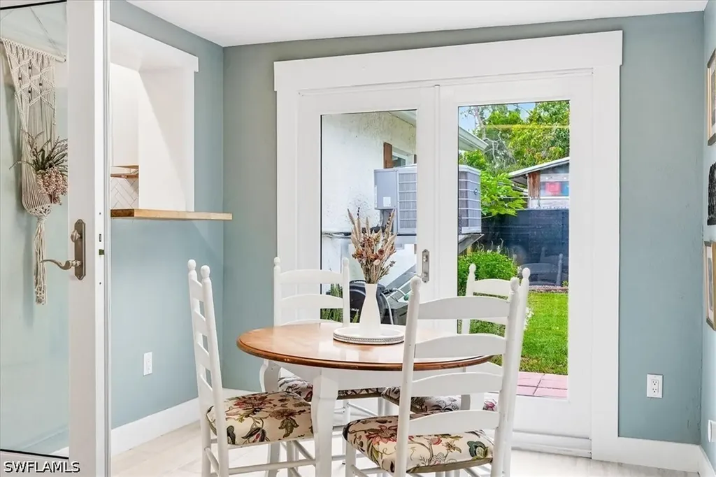 3880 Estey Avenue Naples FL 34104