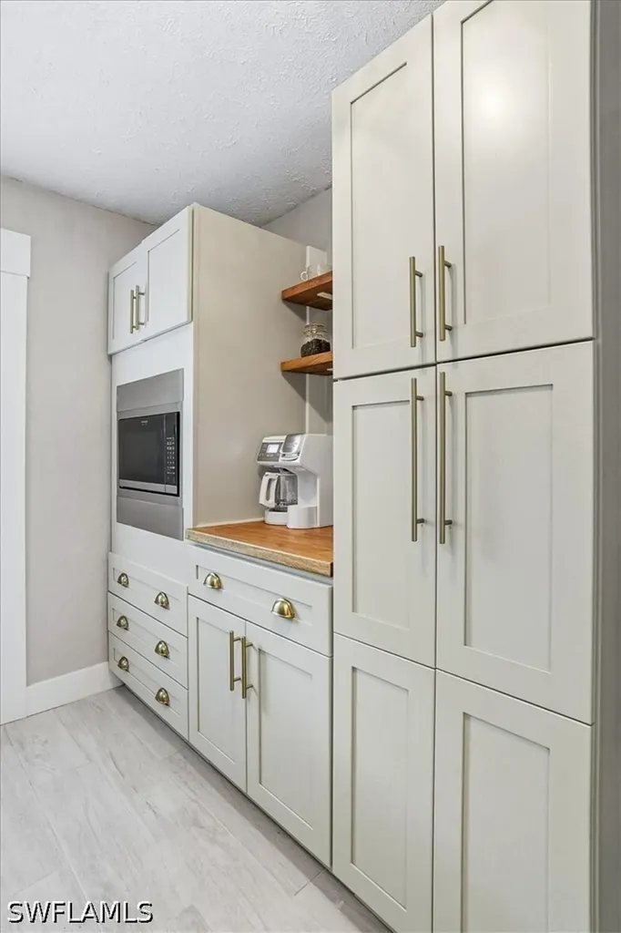 3880 Estey Avenue Naples FL 34104