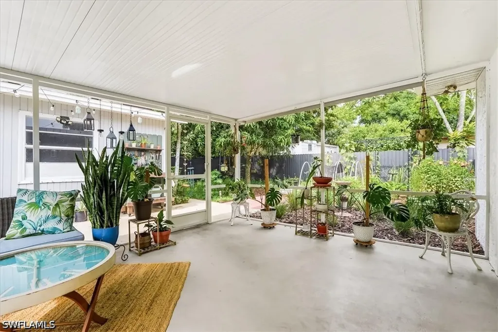 3880 Estey Avenue Naples FL 34104