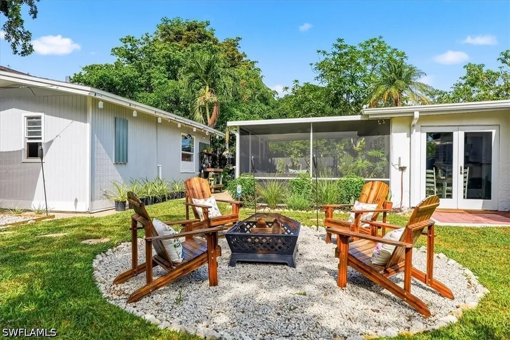 3880 Estey Avenue Naples FL 34104