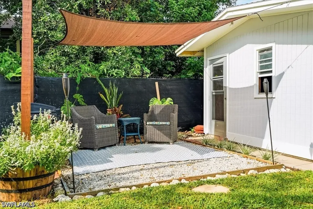 3880 Estey Avenue Naples FL 34104