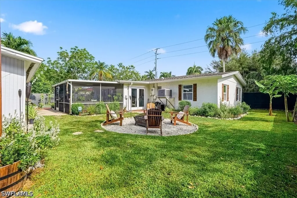 3880 Estey Avenue Naples FL 34104