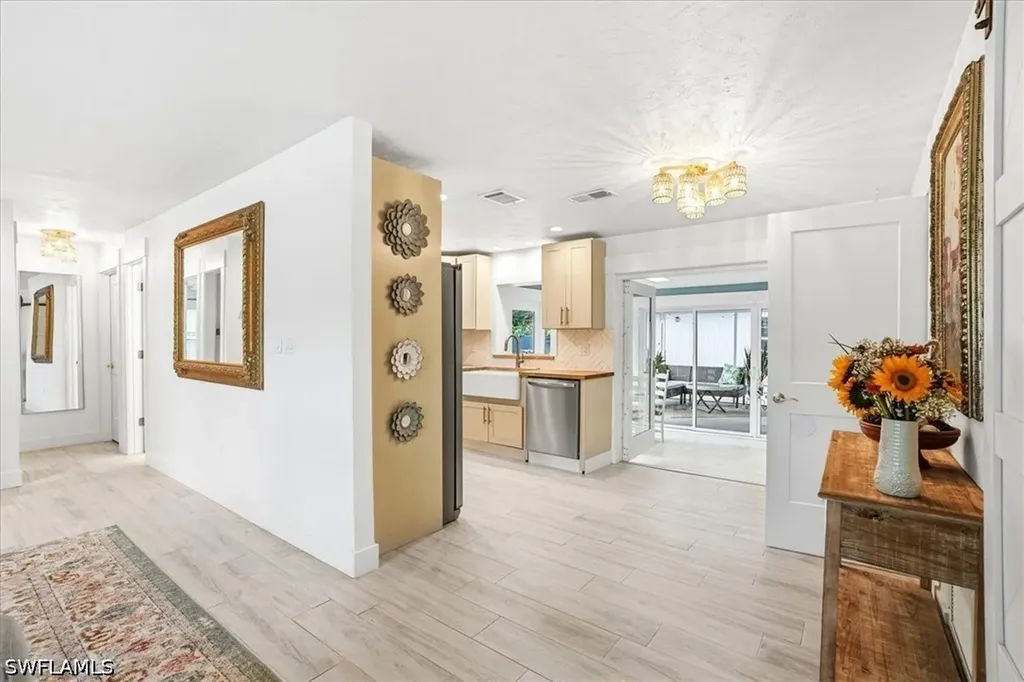3880 Estey Avenue Naples FL 34104