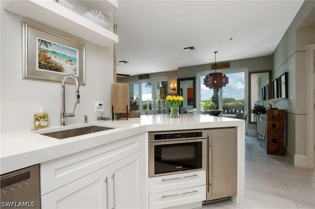 365 5th Avenue S Naples FL 34102