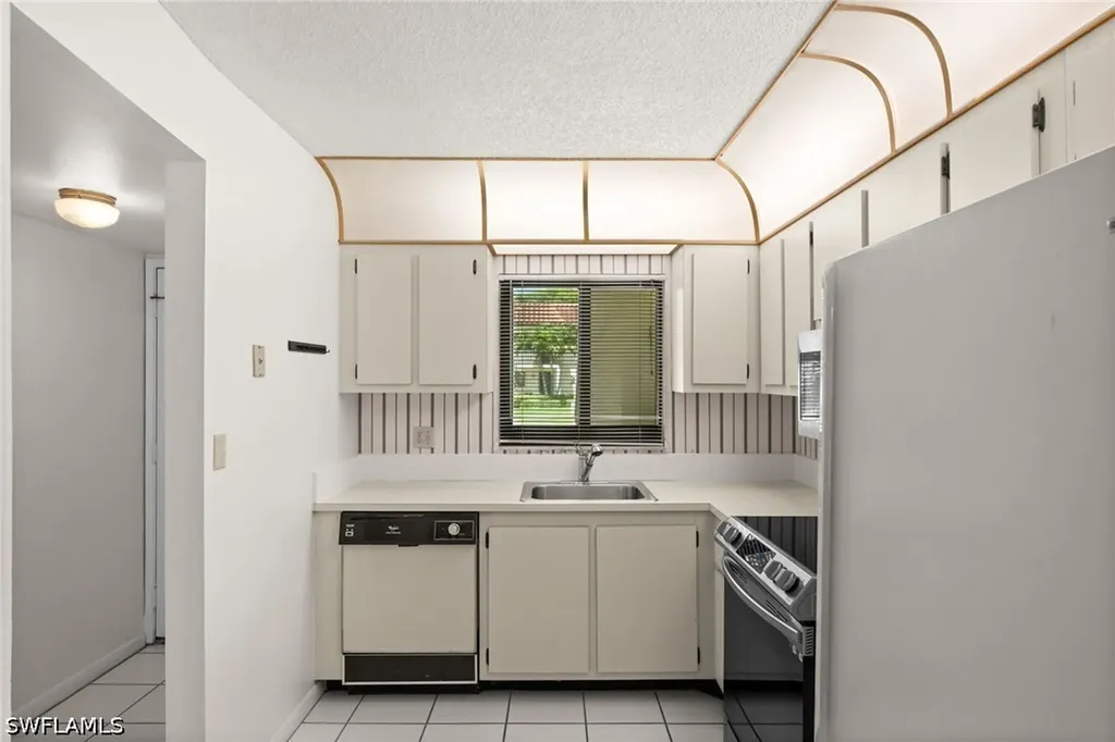 4251 27th Court SW Naples FL 34116