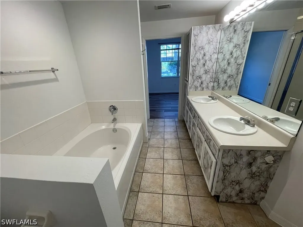 7915 Preserve Circle Naples FL 34119