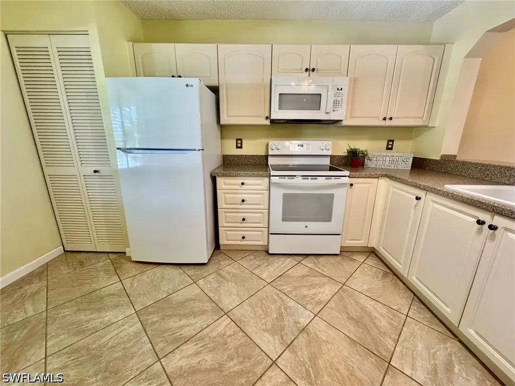 4524 Andover Way Naples FL 34112